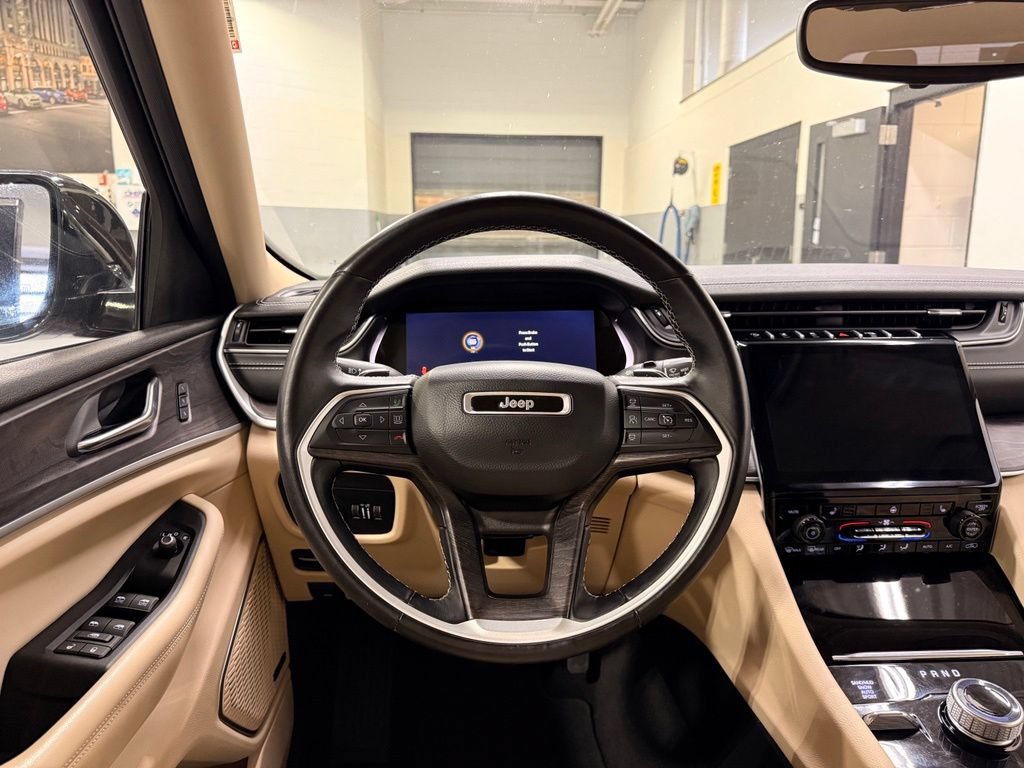 Used 2022 Jeep Grand Cherokee L Limited AWD/4WD image 25