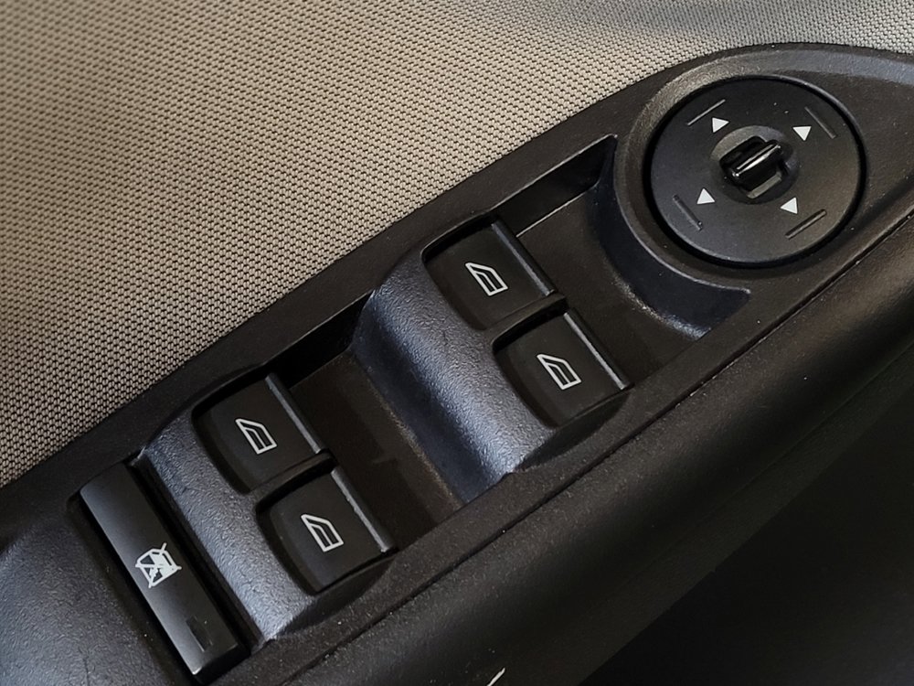 Used 2018 Ford Focus SE FWD image 27