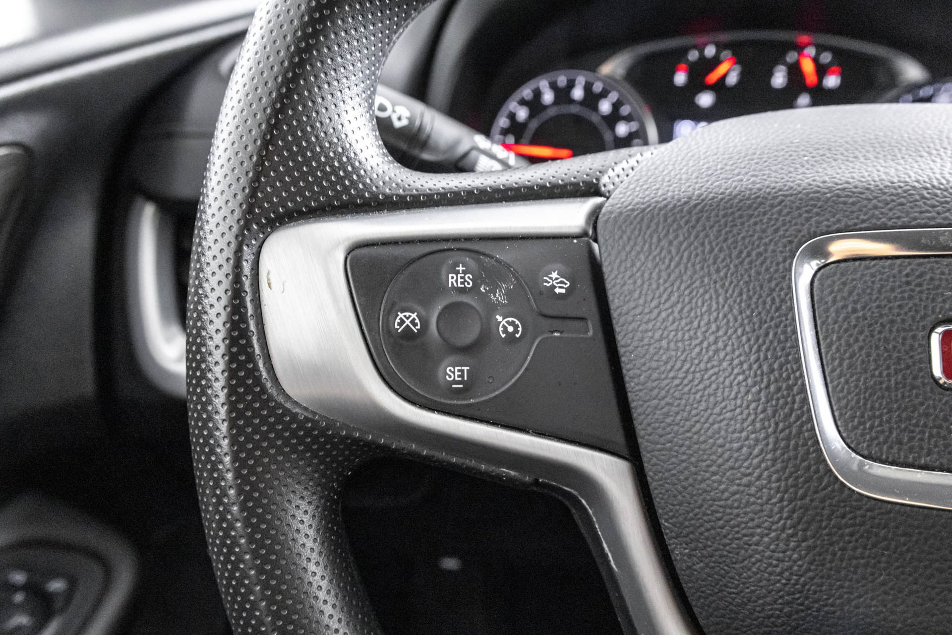 Used 2024 GMC Terrain SLE AWD/4WD image 22