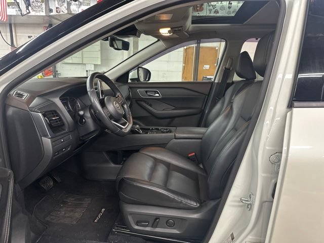 Used 2021 Nissan Rogue SV w/ Premium Package AWD/4WD image 11
