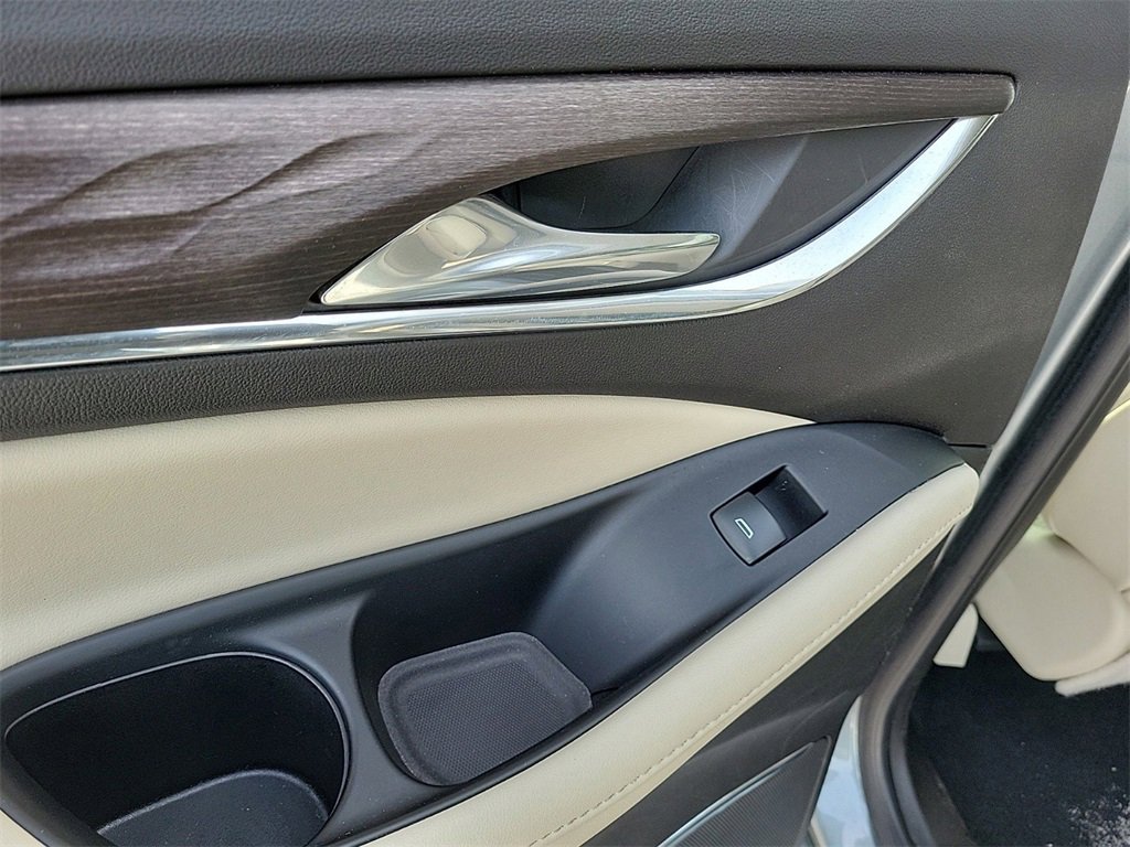 Used 2024 Buick Enclave Avenir w/ Avenir Technology Package image 15