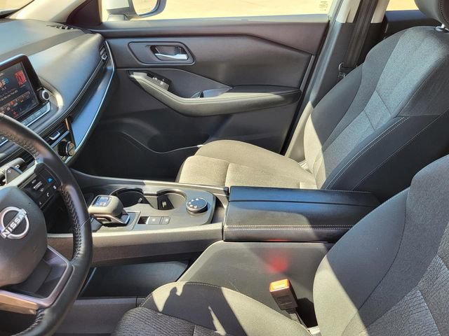 Used 2025 Nissan Rogue SV image 10