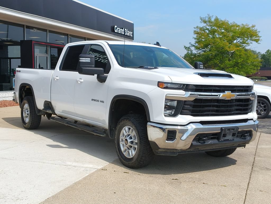 Used 2024 Chevrolet Silverado 2500 LT AWD/4WD image 13