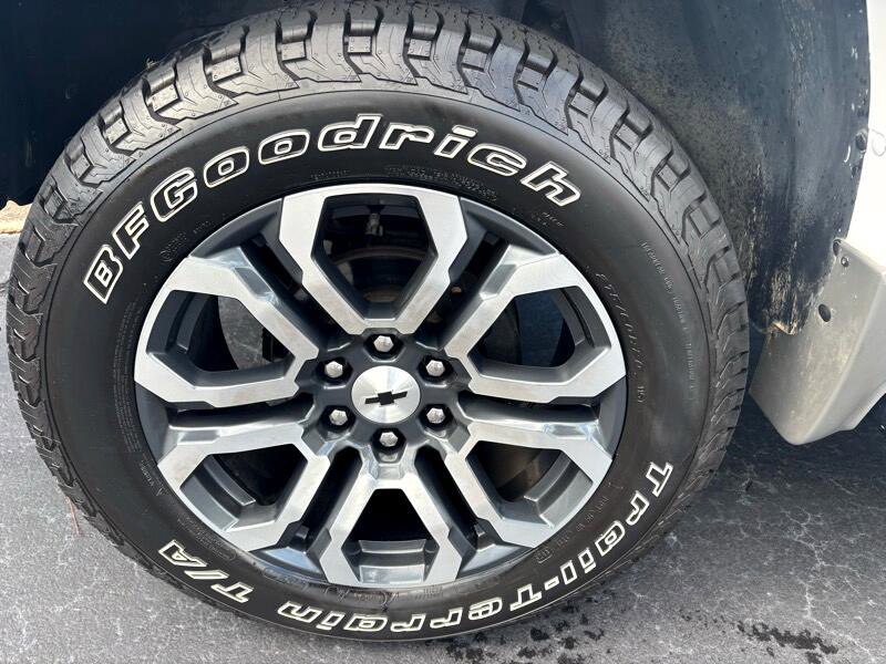 Used 2006 Chevrolet Suburban Z71 w/ Z71 Preferred Equipment Group image 18