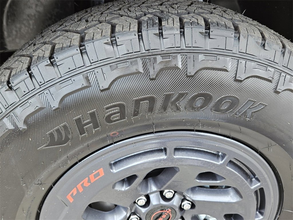 New 2026 Nissan Frontier PRO-4X w/ Pro-4x Convenience Package image 17