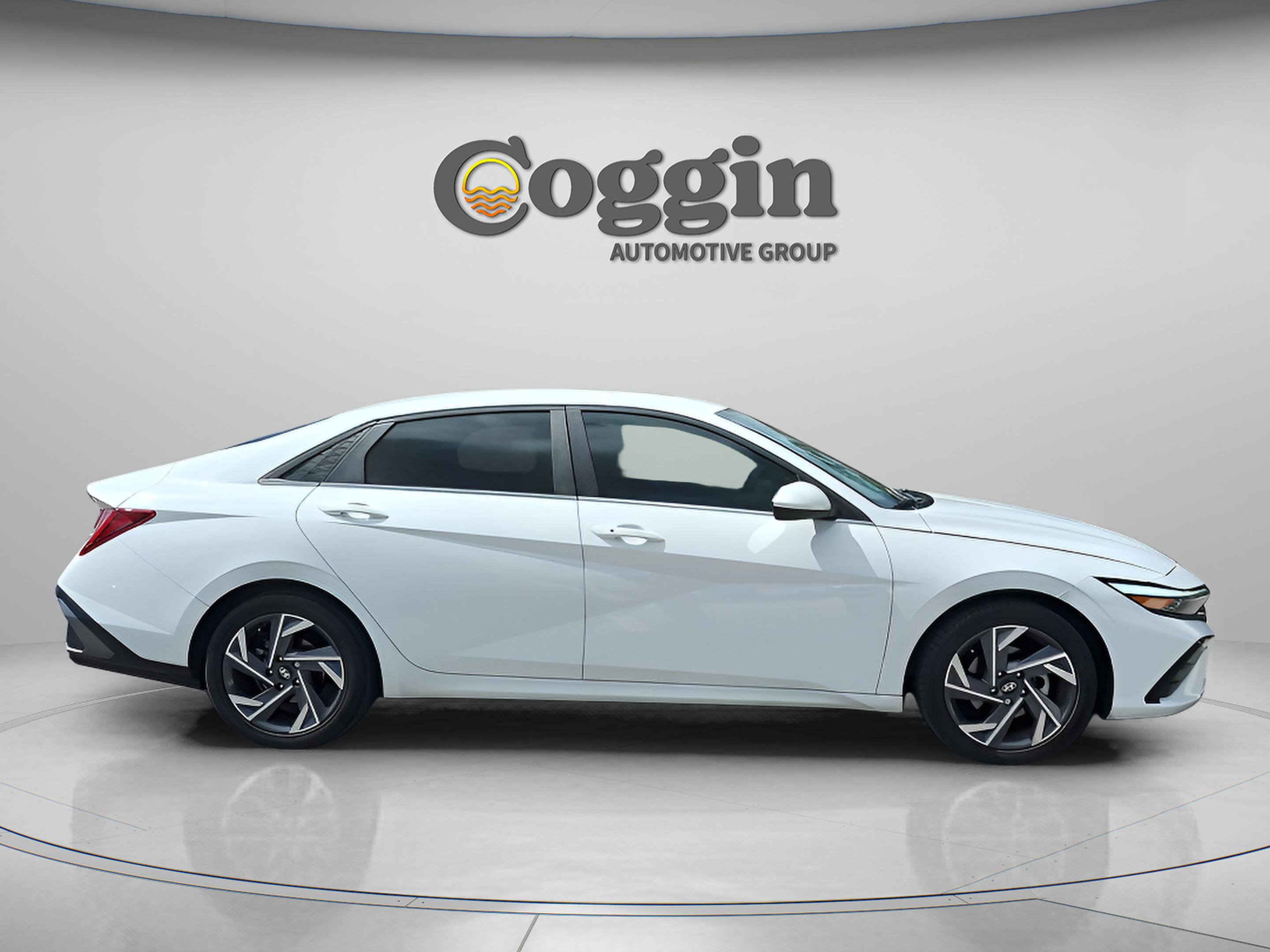 Certified 2024 Hyundai Elantra SEL w/ Convenience Package image 7