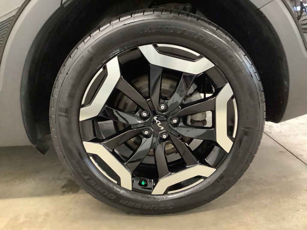 Certified 2025 Kia Telluride EX w/ EX Captain's Chair Package AWD/4WD image 25