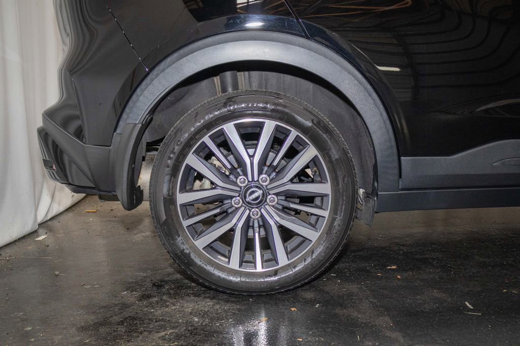 Used 2022 Nissan Kicks SV FWD image 7
