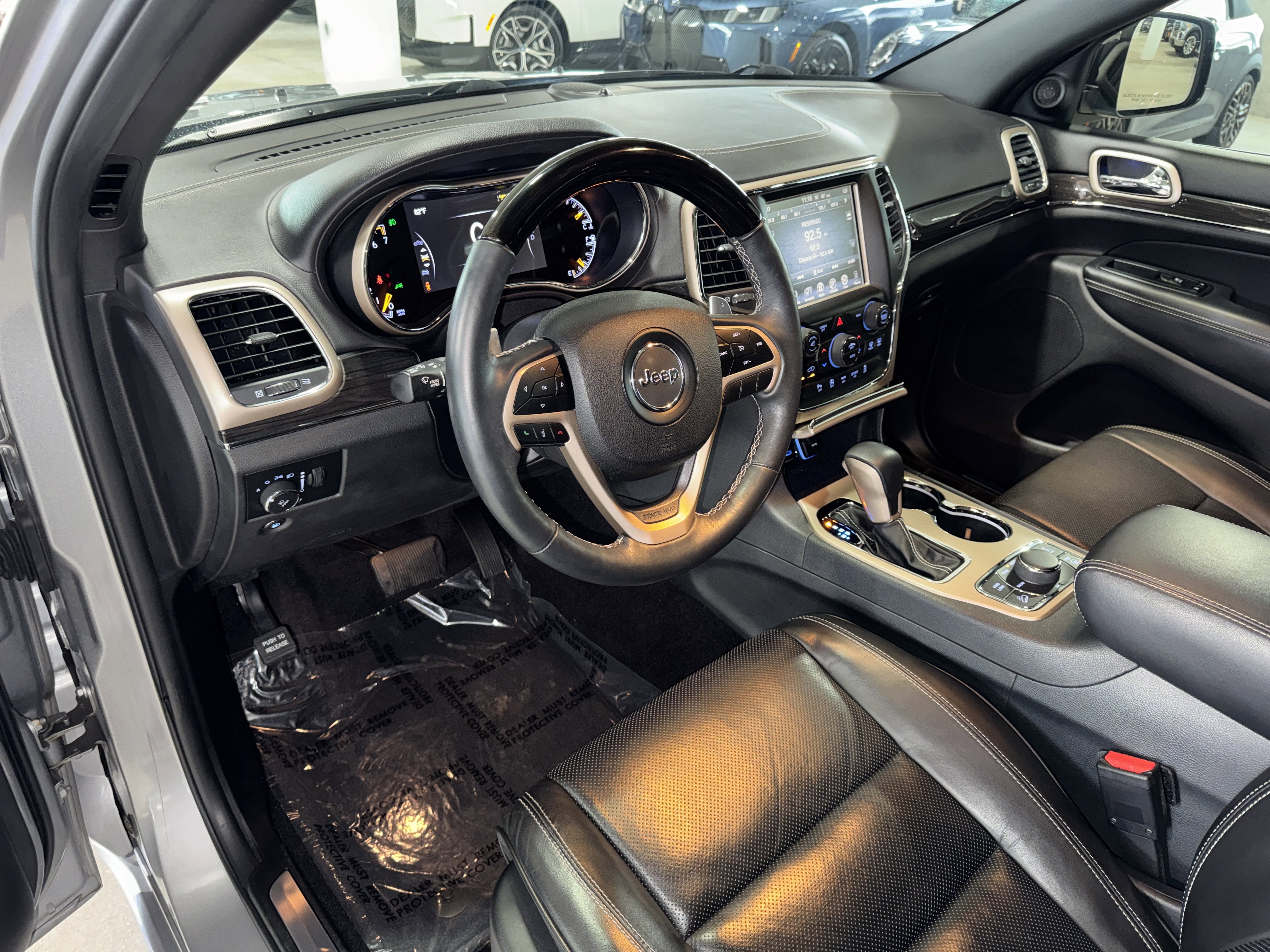Used 2017 Jeep Grand Cherokee Overland AWD/4WD image 20