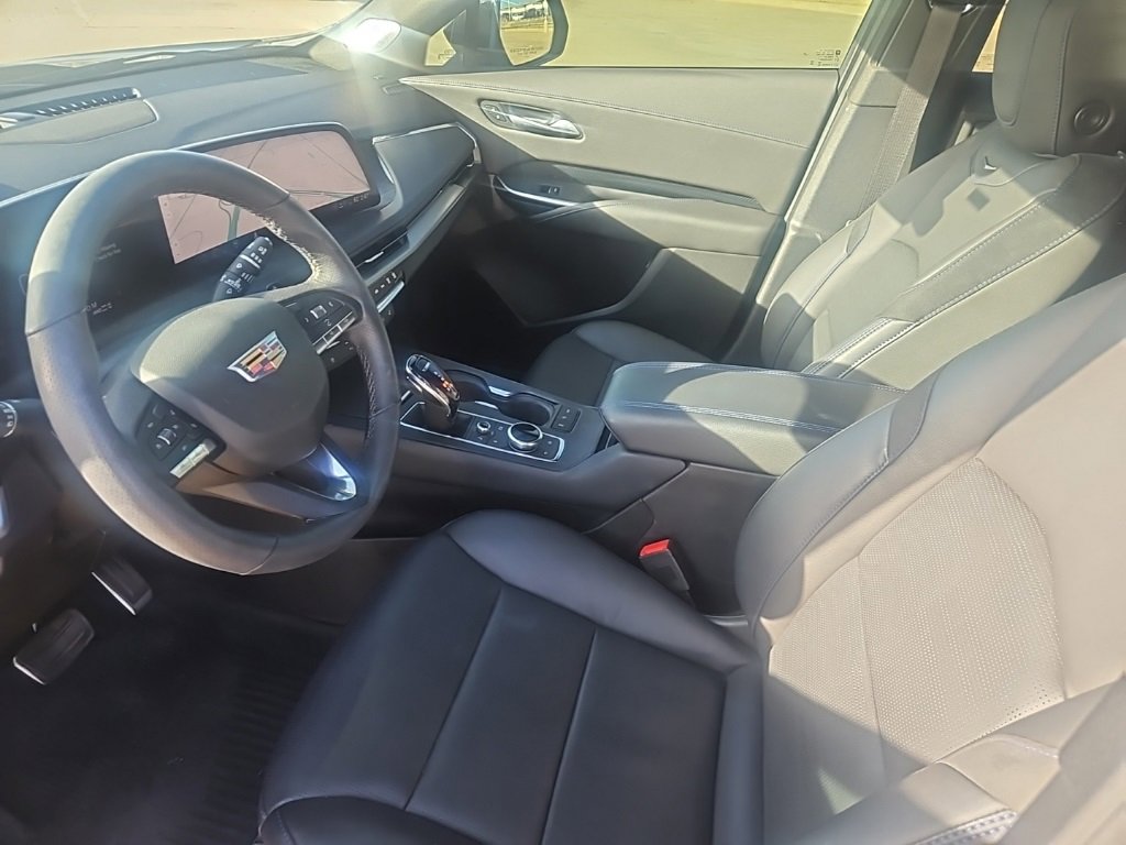 Used 2025 Cadillac XT4 Sport image 8