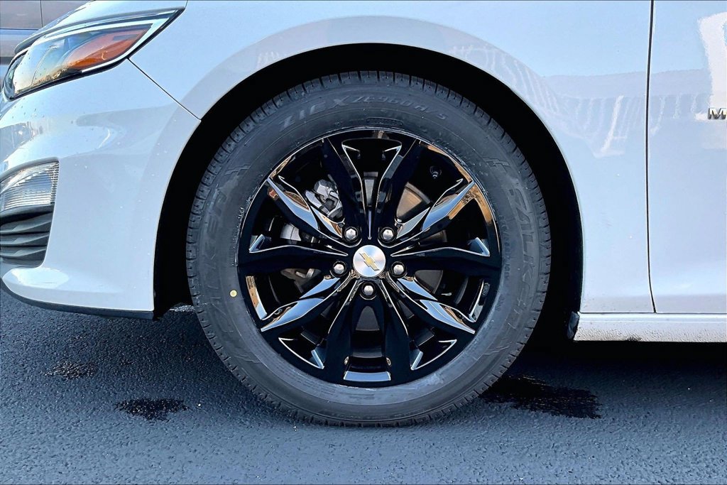 Used 2024 Chevrolet Malibu LT FWD image 9