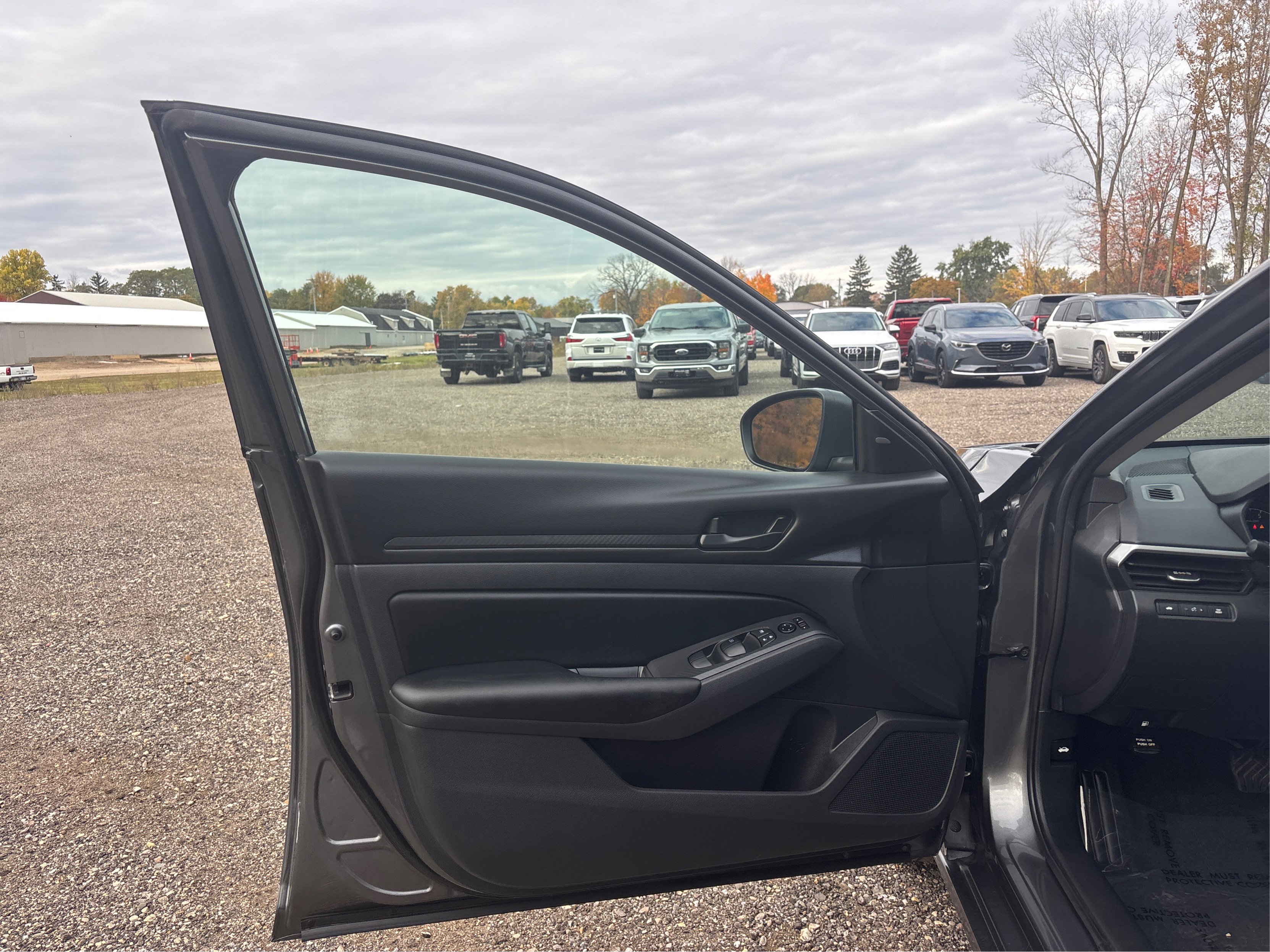 Used 2025 Nissan Altima 2.5 S image 23