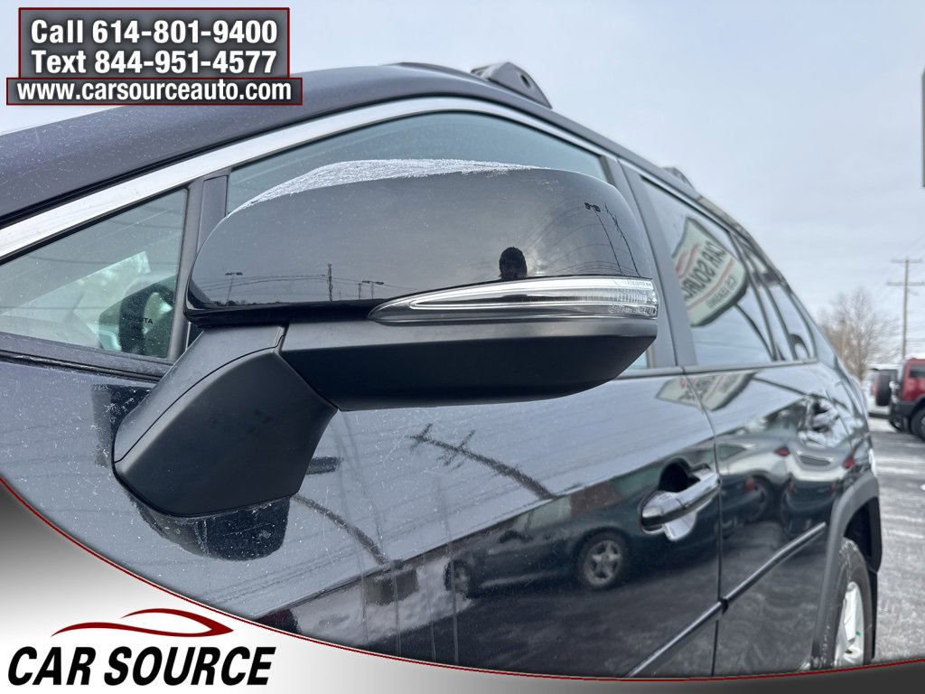 Used 2021 Toyota RAV4 XLE w/ Convenience Package image 4