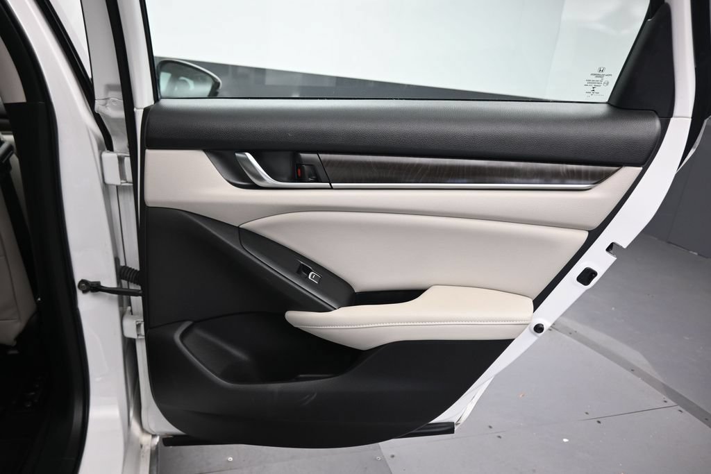 Used 2018 Honda Accord EX-L image 38