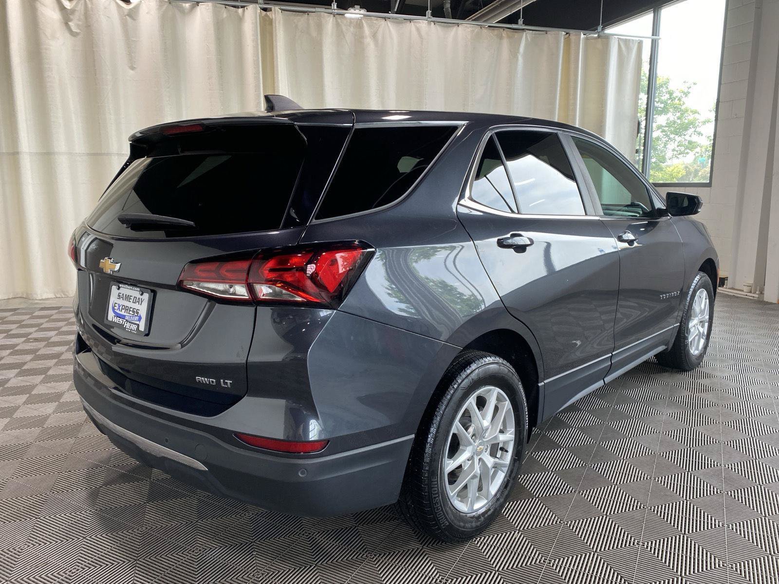 Used 2023 Chevrolet Equinox LT AWD/4WD image 9