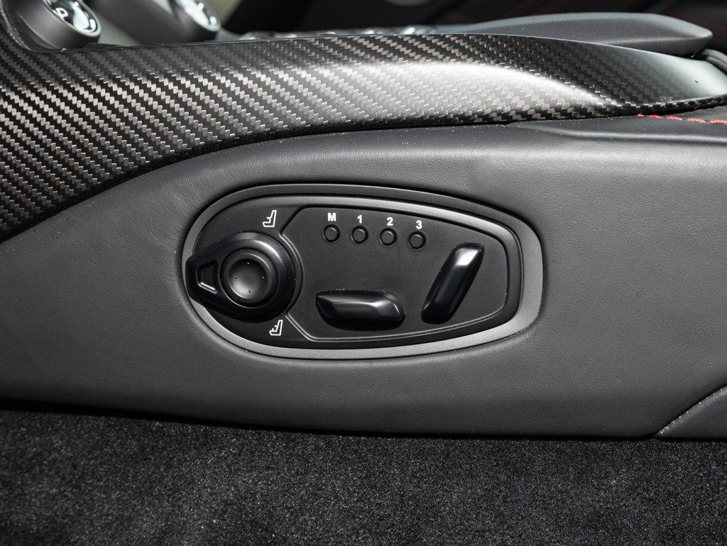 Used 2023 Aston Martin V8 Vantage Coupe image 40