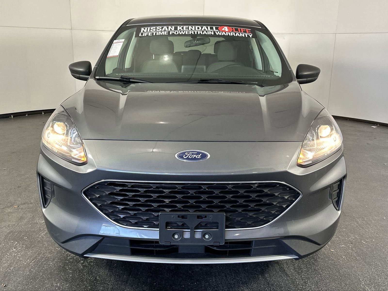 Used 2022 Ford Escape SE w/ Cold Weather Package image 3