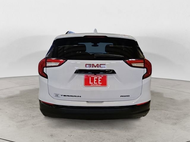 Used 2023 GMC Terrain SLE w/ Driver Convenience Package image 4