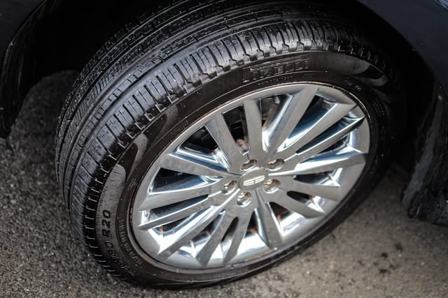 Used 2013 Lincoln MKX AWD image 16