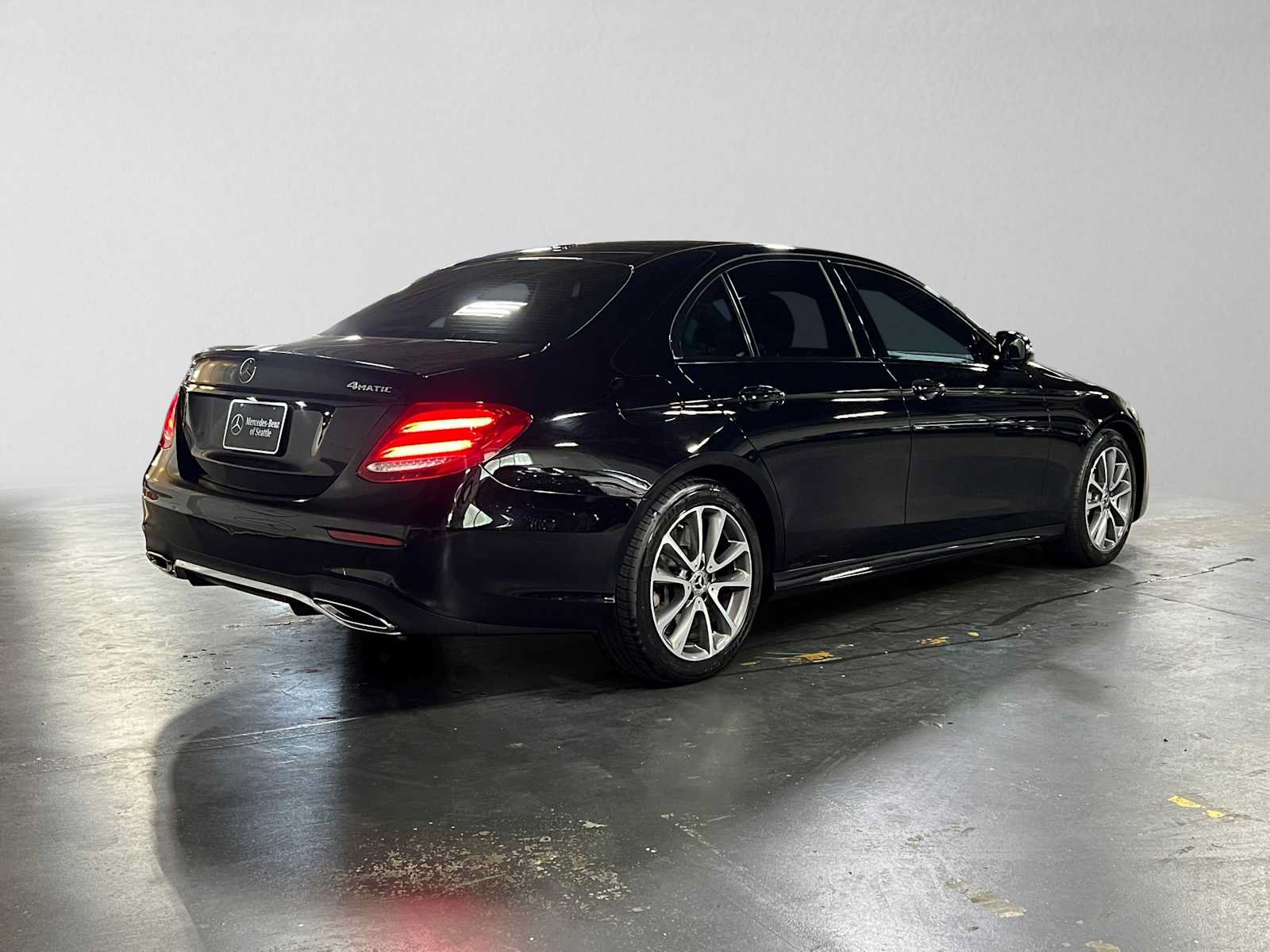 Used 2020 Mercedes-Benz E 450 4MATIC Sedan image 3