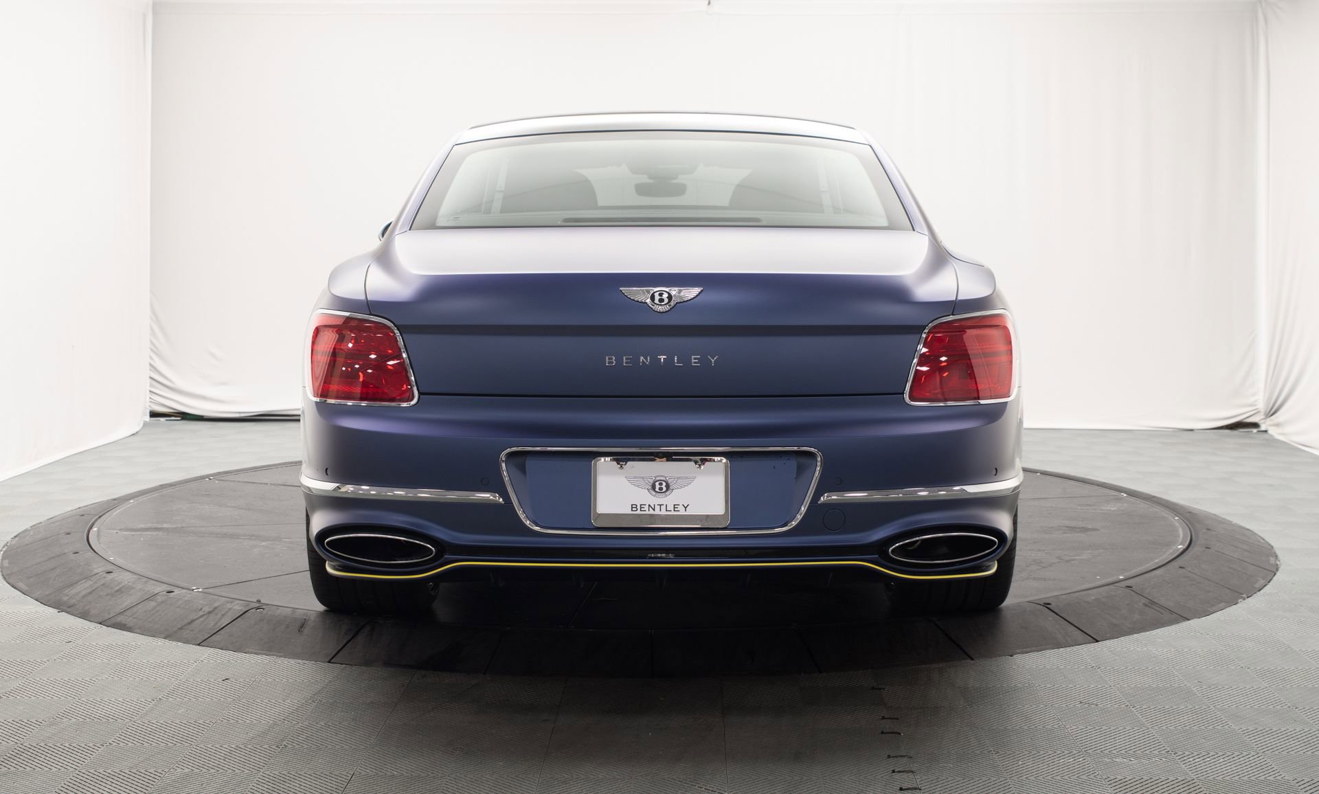 New 2026 Bentley Flying Spur Plug-In Hybrid AWD/4WD image 4