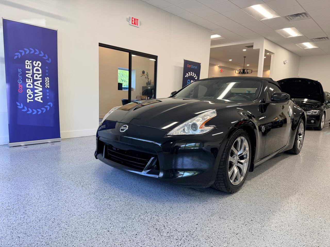 Used 2010 Nissan 370Z Touring RWD image 3