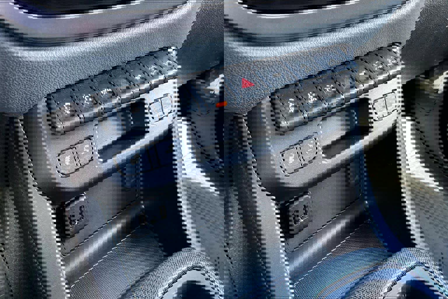 Used 2021 Chevrolet Colorado Z71 w/ Z71 Midnight Edition image 31