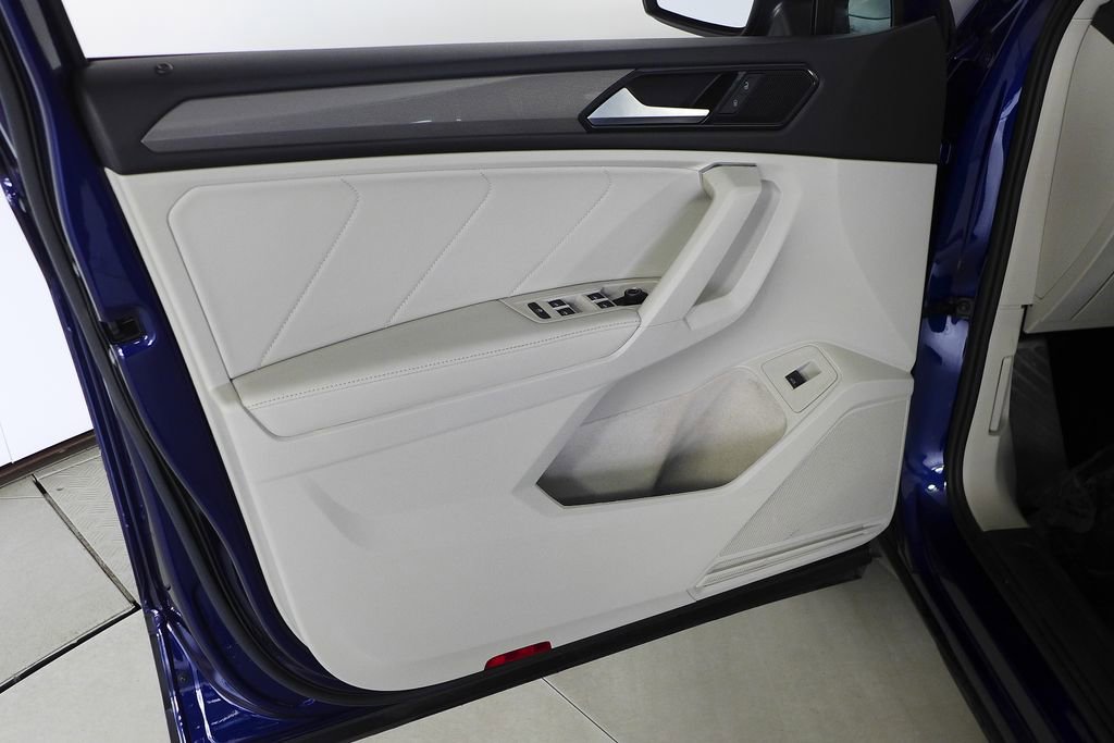 Used 2022 Volkswagen Tiguan SE image 9