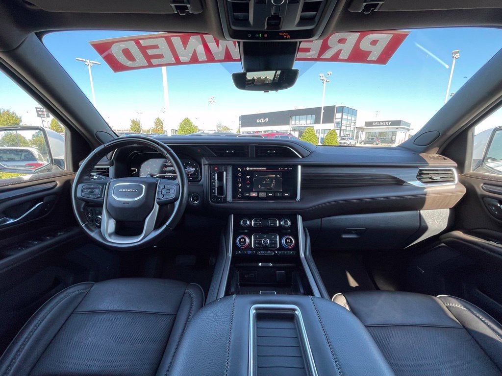 Used 2024 GMC Yukon XL Denali w/ Advanced Technology Package AWD/4WD image 30