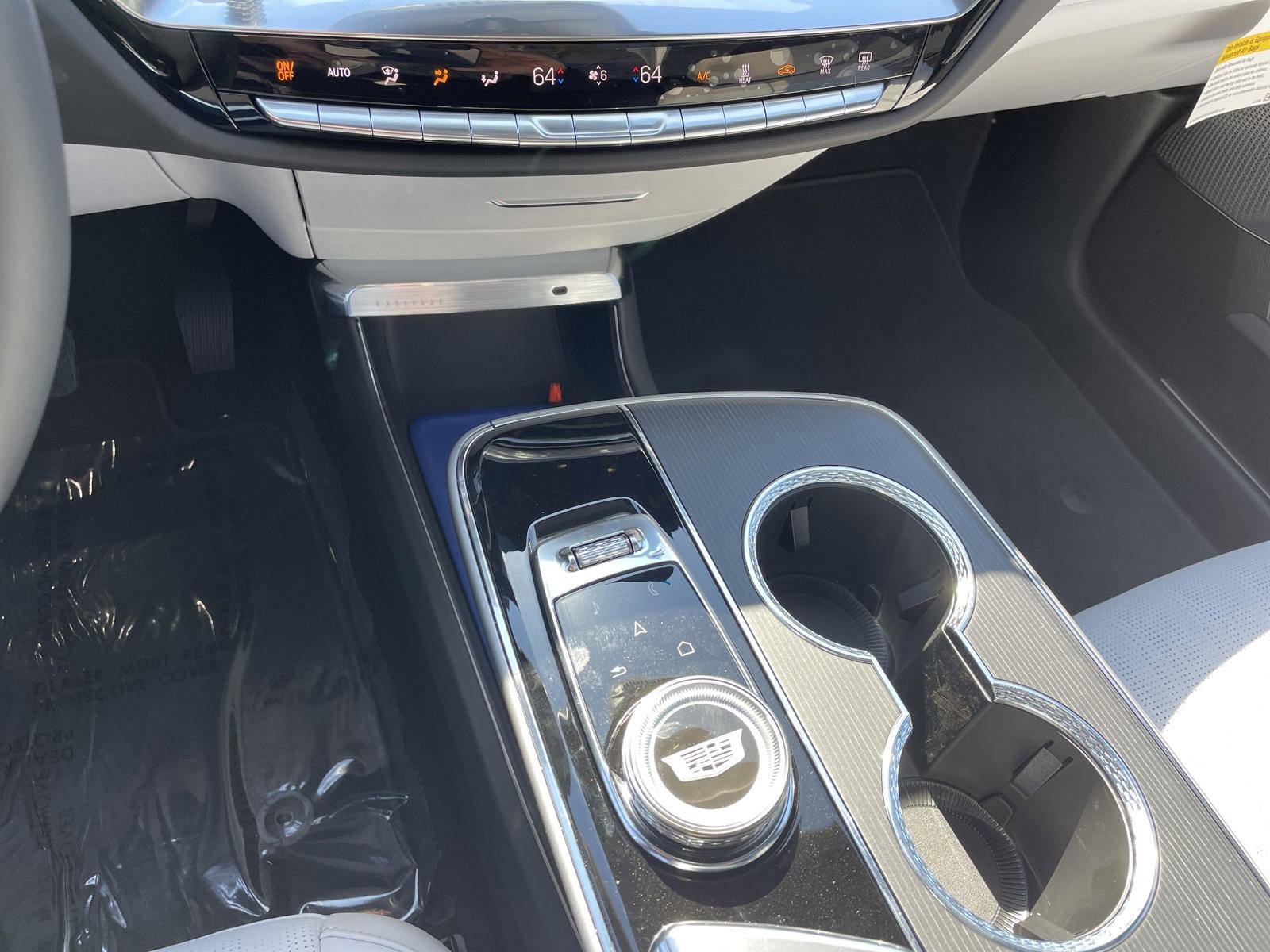 New 2025 Cadillac Lyriq Luxury image 25