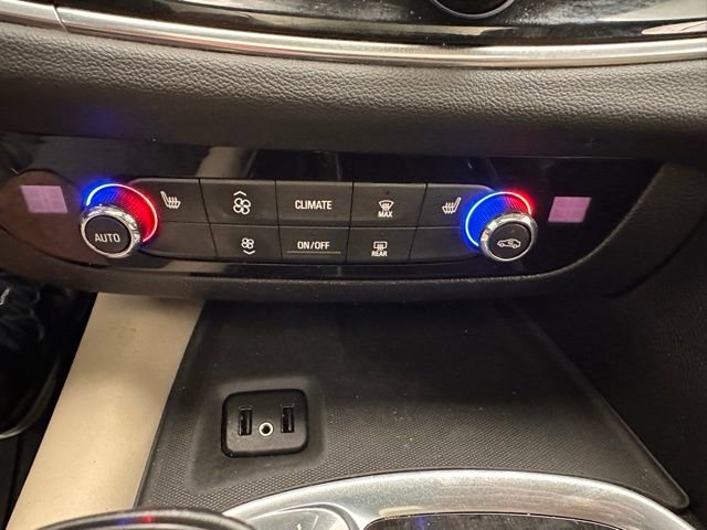 Used 2019 Buick Enclave Essence AWD/4WD image 15