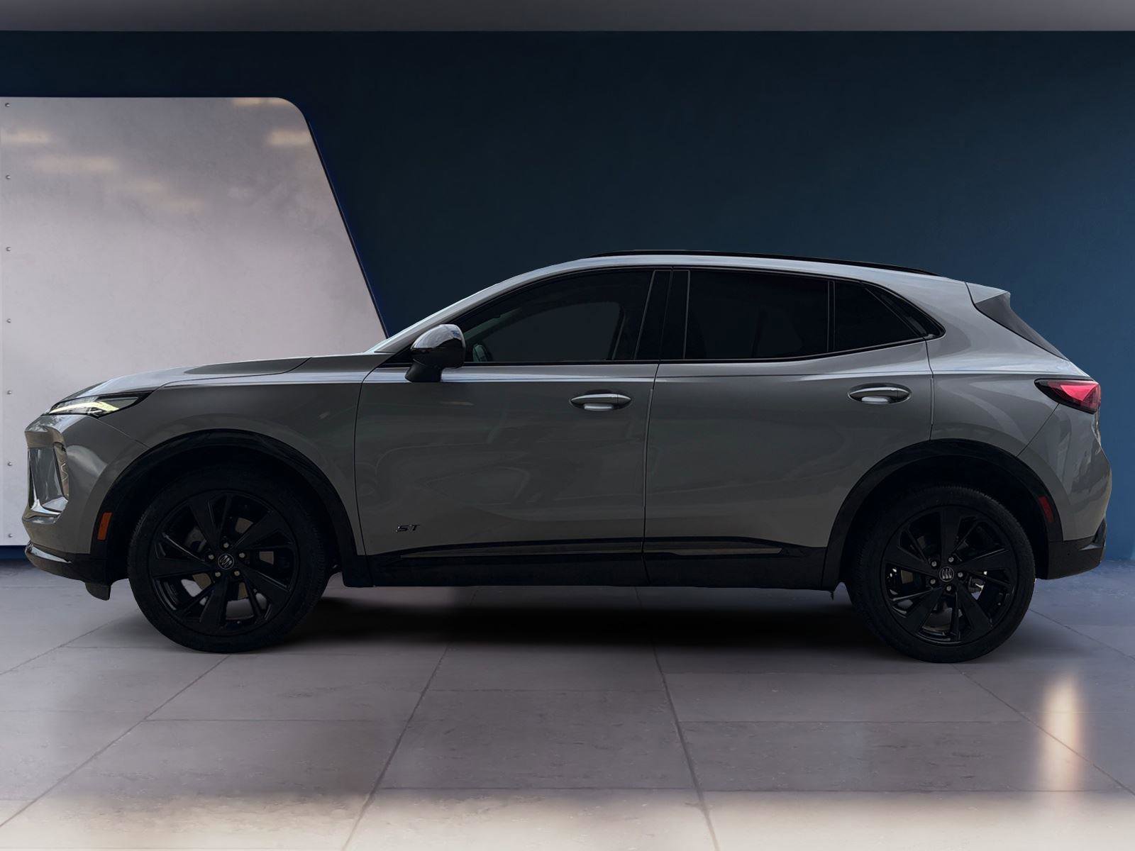 Used 2024 Buick Envision Sport Touring image 2