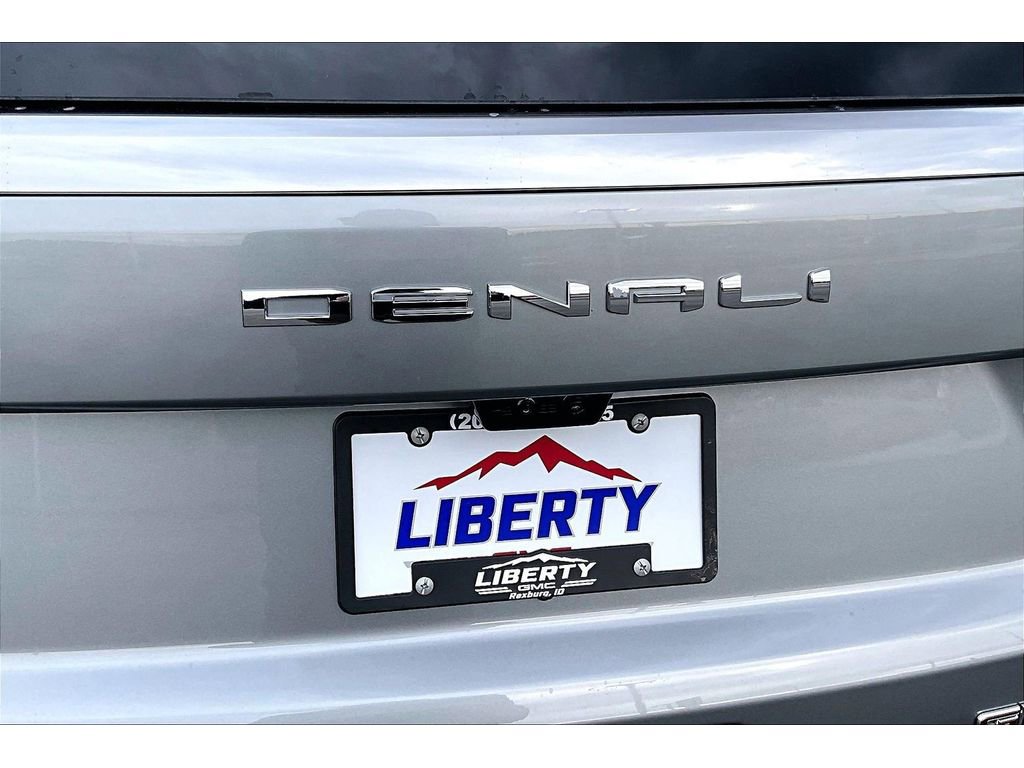 New 2026 GMC Yukon XL Denali w/ Denali Reserve Package image 9