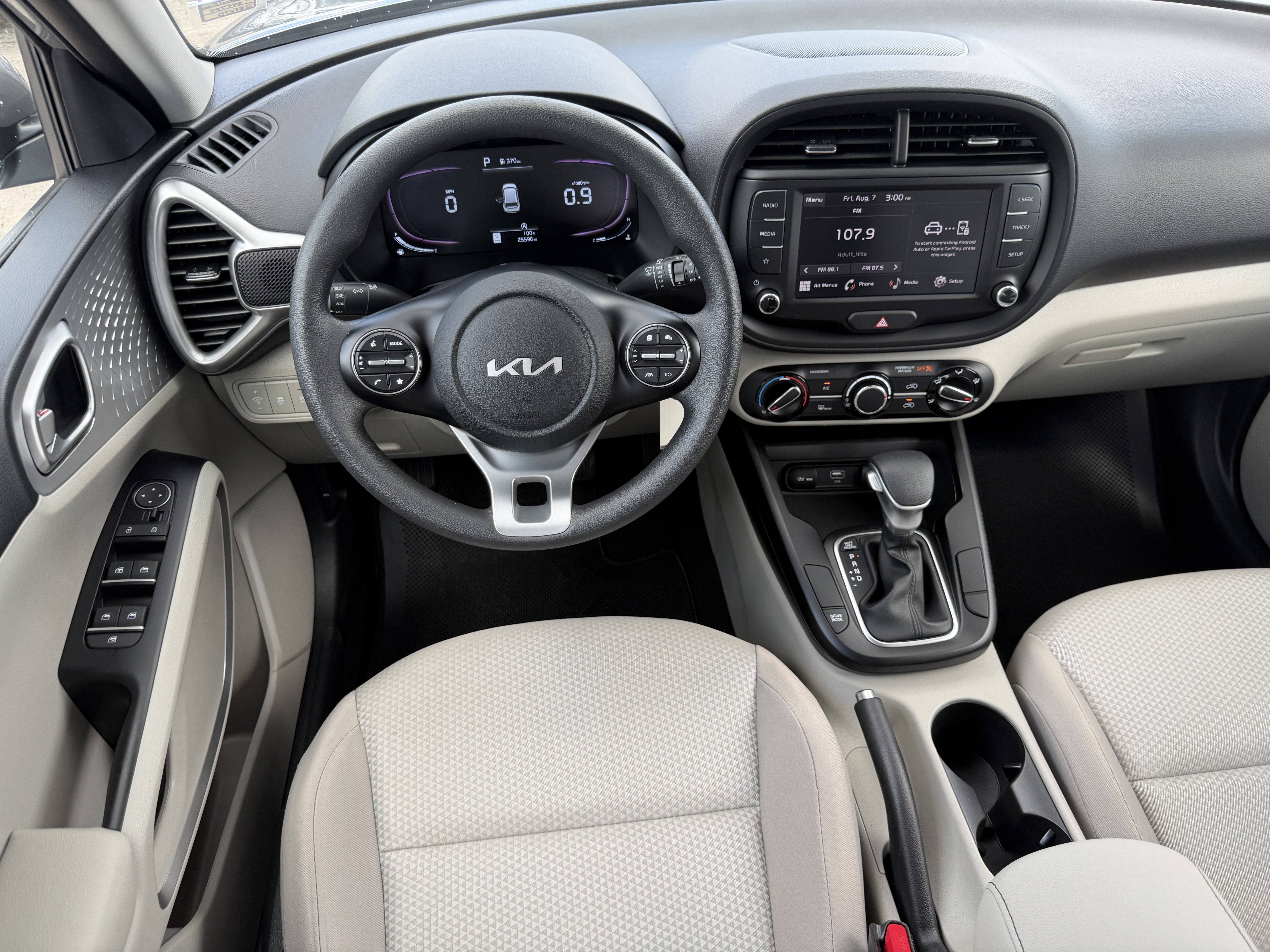 Certified 2023 Kia Soul LX FWD image 14