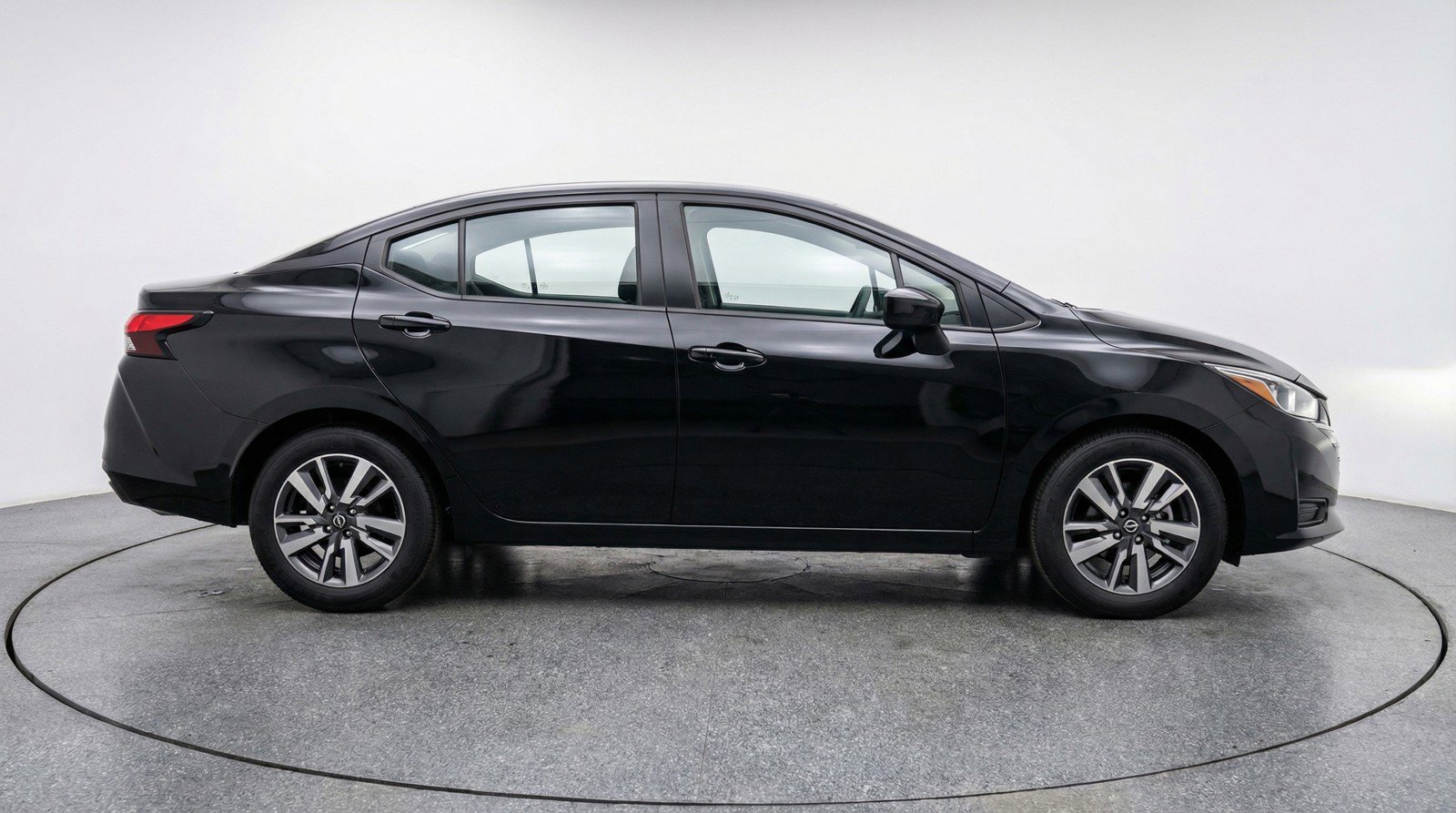 Used 2025 Nissan Versa SV image 11
