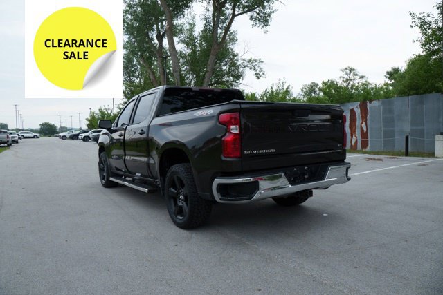 Used 2019 Chevrolet Silverado 1500 LT w/ Convenience Package AWD/4WD image 3