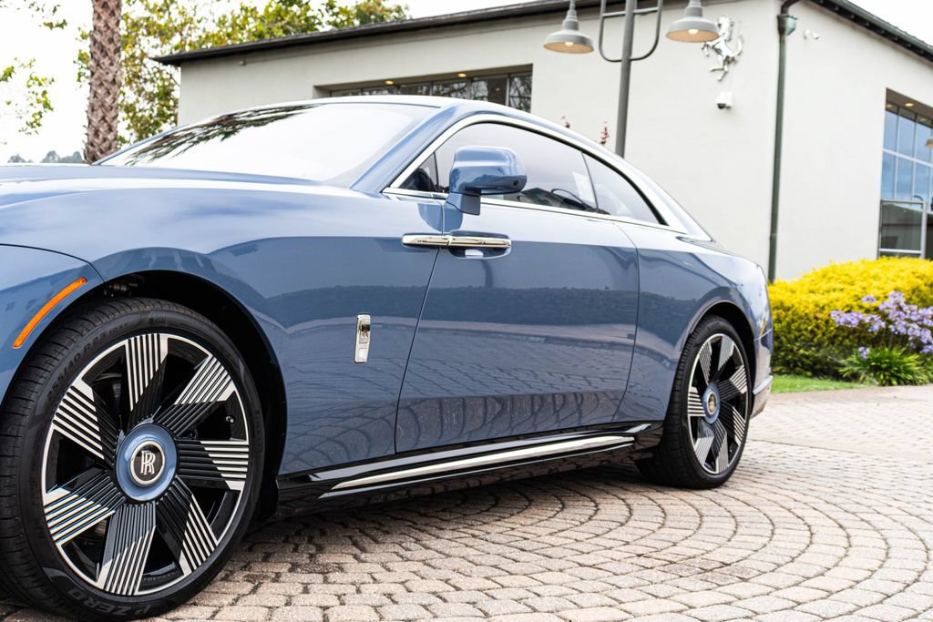 Used 2025 Rolls-Royce Spectre w/ Leather Finishing Pack AWD/4WD image 31