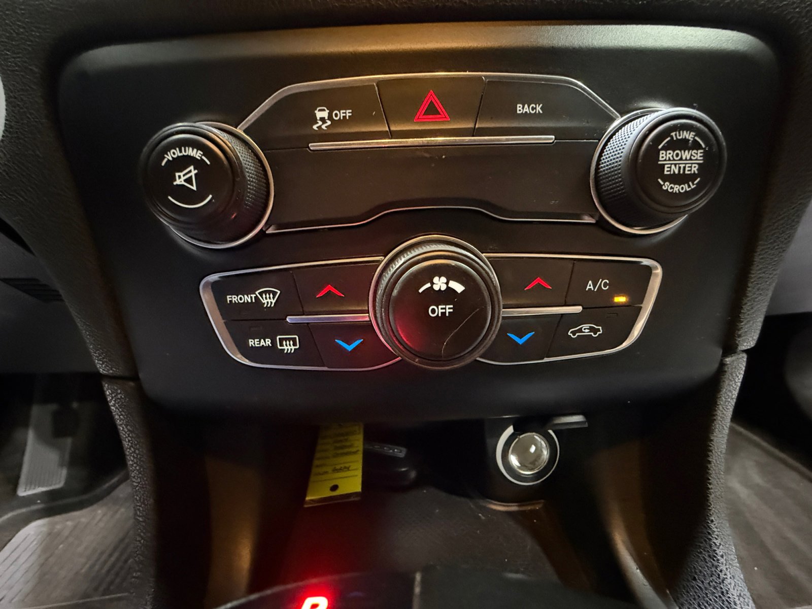 Used 2016 Dodge Charger SE image 12