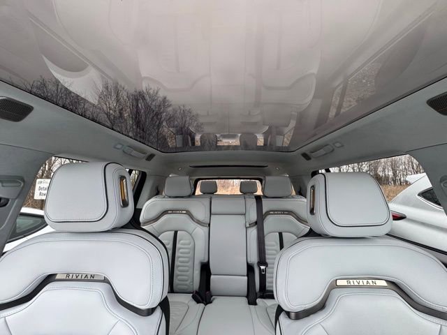 Used 2023 Rivian R1S Launch Edition image 28