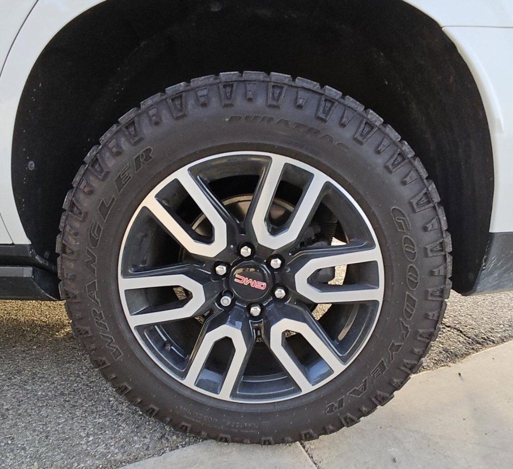 Used 2021 GMC Yukon AT4 w/ AT4 Premium Plus Package image 7