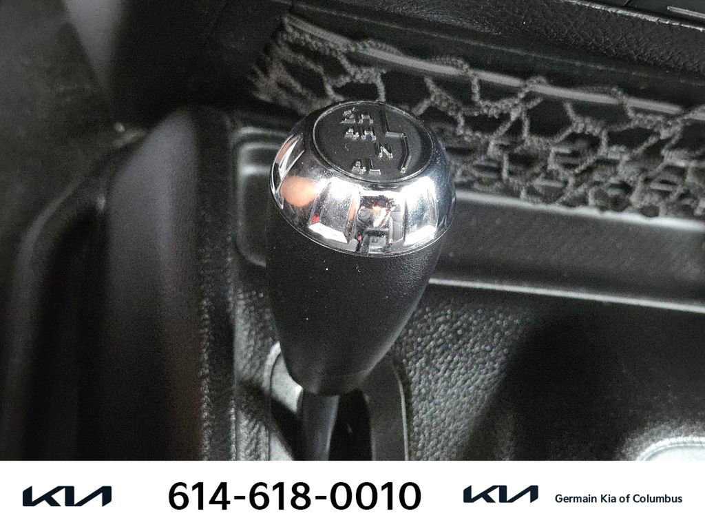 Used 2013 Jeep Wrangler Rubicon w/ PWR Convenience Group AWD/4WD image 31