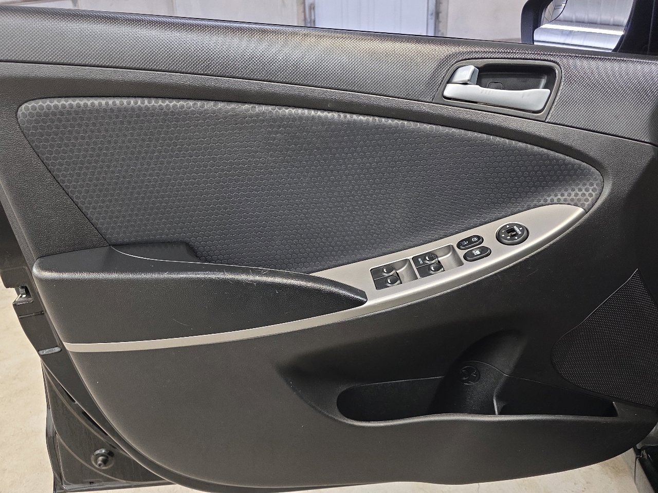 Used 2015 Hyundai Accent Sport image 23