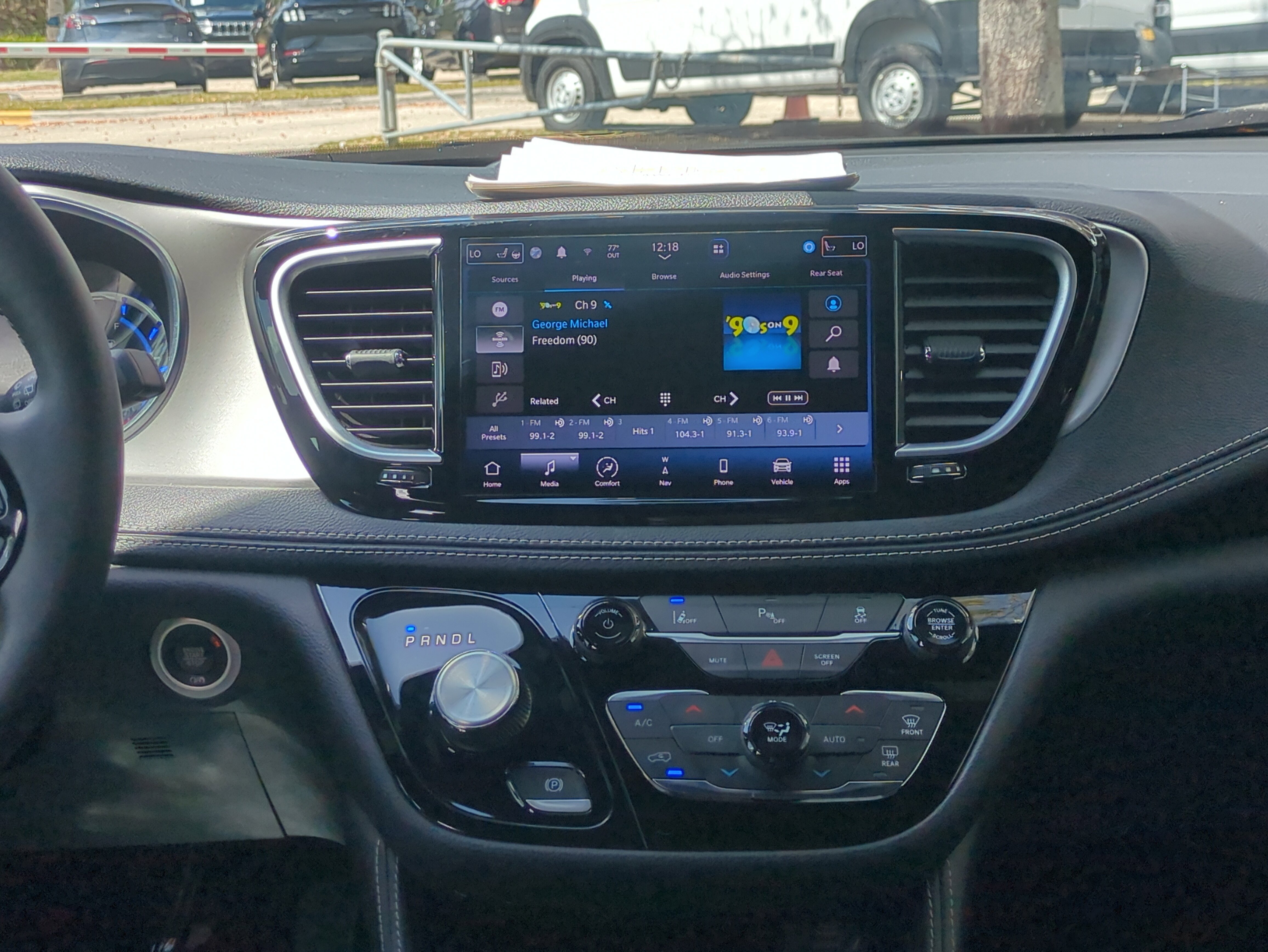 Certified 2023 Chrysler Pacifica Limited w/ Uconnect Theater Family Group image 17