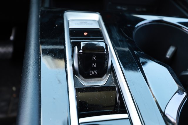 Used 2024 Volkswagen Atlas SE FWD image 19