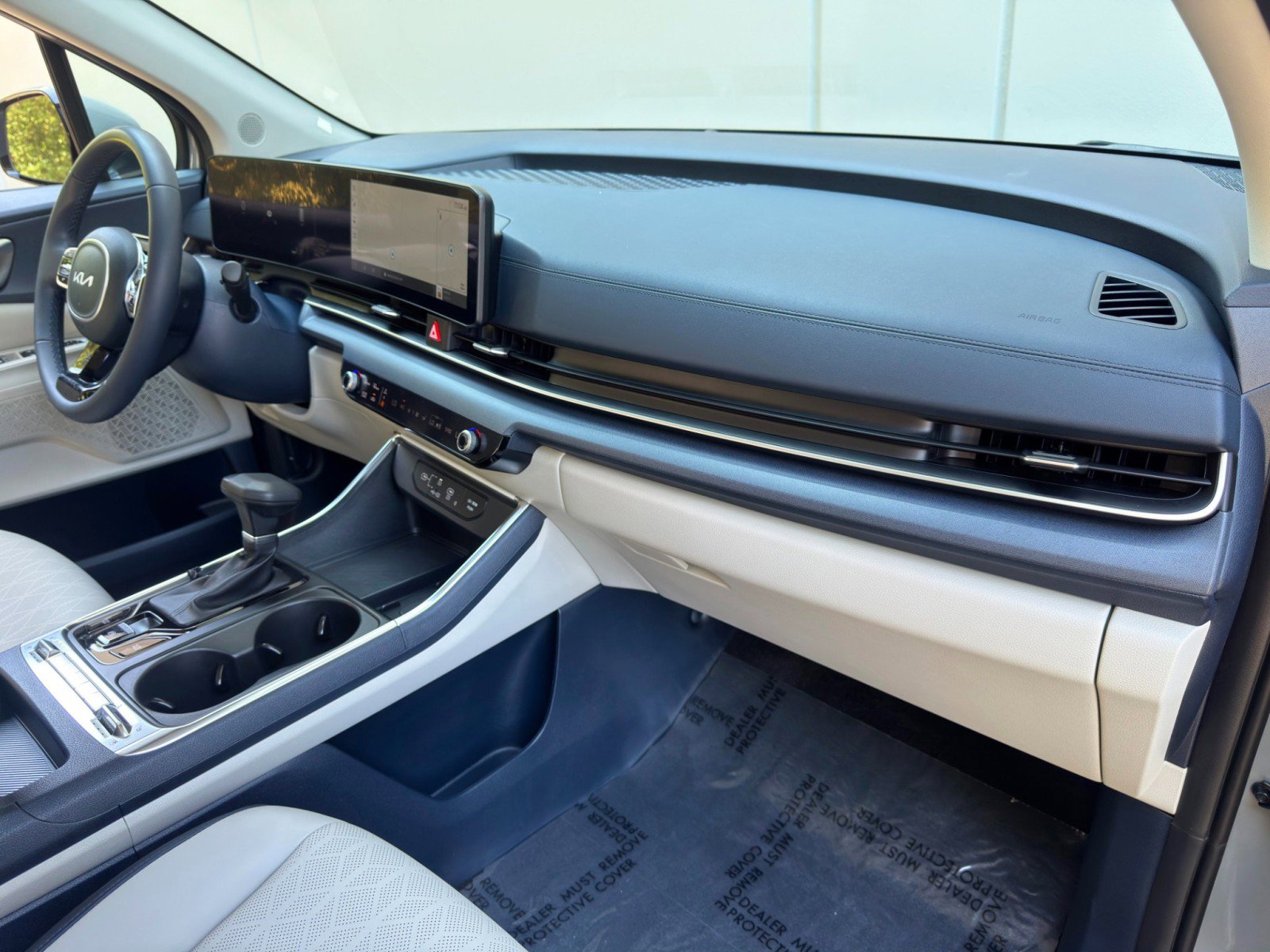Used 2025 Kia Carnival SX FWD image 15