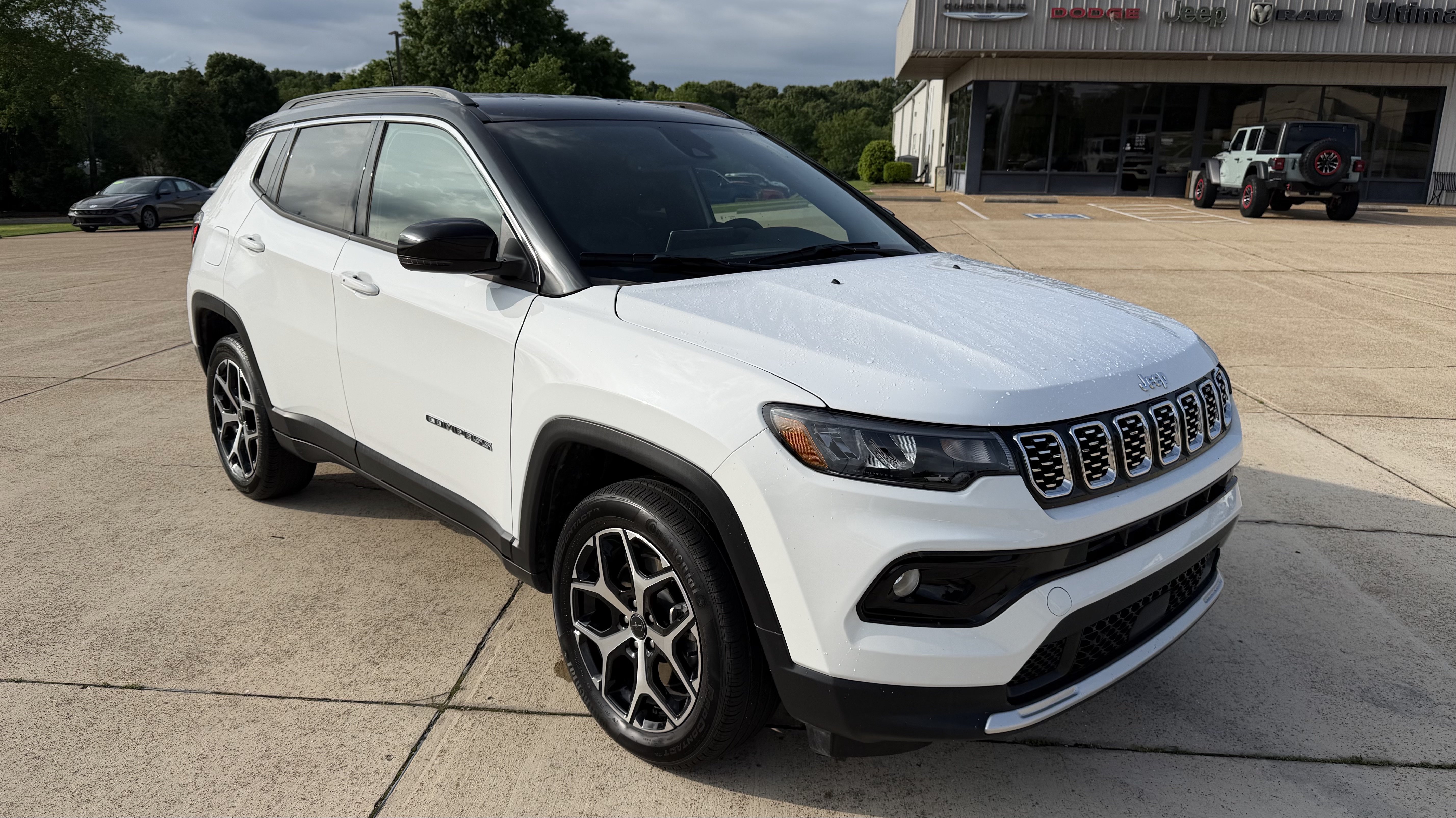 Used 2025 Jeep Compass Limited AWD/4WD image 9