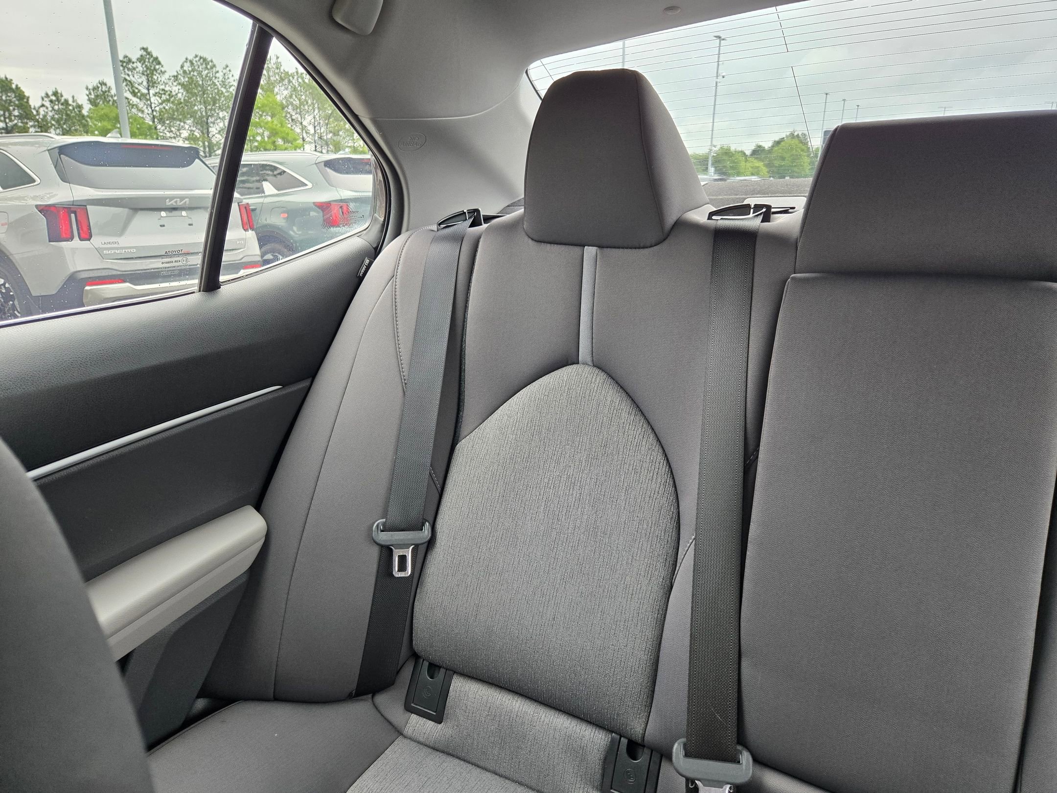 Used 2022 Toyota Camry LE FWD image 12