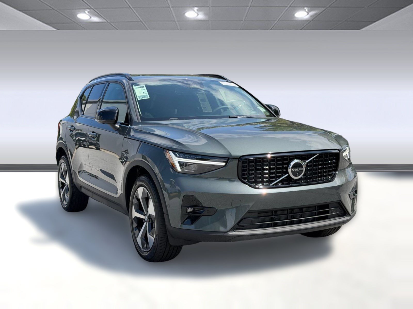 New 2026 Volvo XC40 B5 Plus w/ Climate Package AWD/4WD image 7