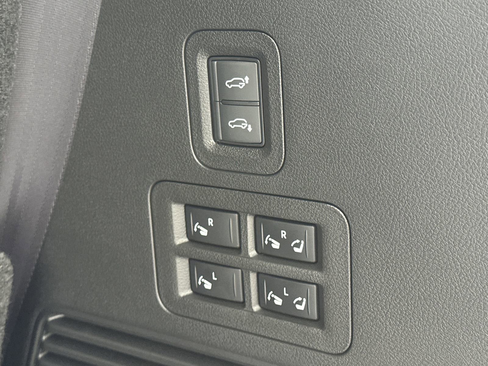 New 2026 Nissan Armada PRO-4X image 32