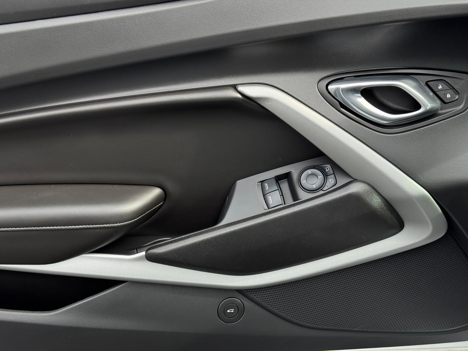 Used 2017 Chevrolet Camaro LT image 14